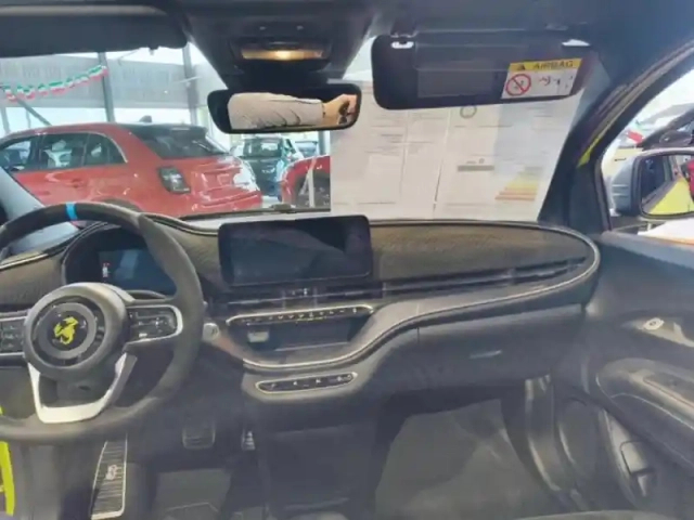 Abarth 500 c e 155ch 42kwh turismo 4cv — photo 10