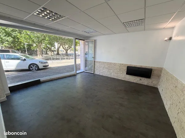 Commerce Location Grillon 1p 20m² 380€