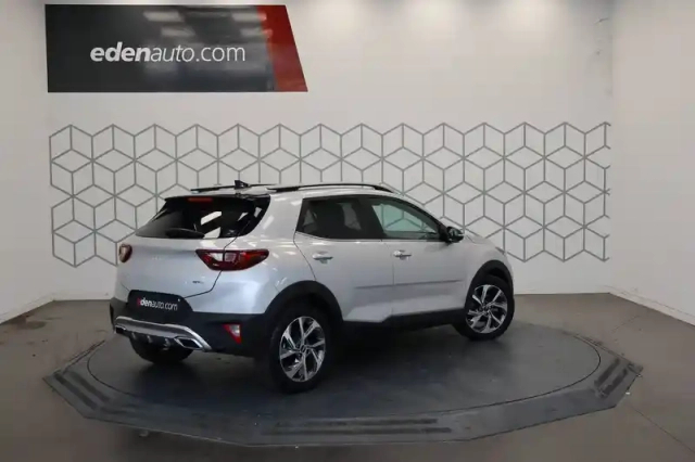 Kia Stonic 1.0 t-gdi 100 ch dct7 — photo 3