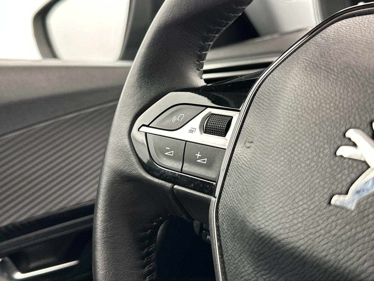 Peugeot 2008 puretech 130 s&s eat8 allure pack — photo 17