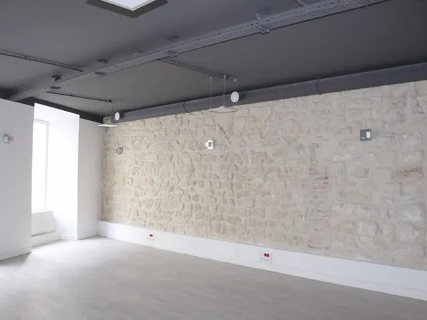 Bureau 105 m²