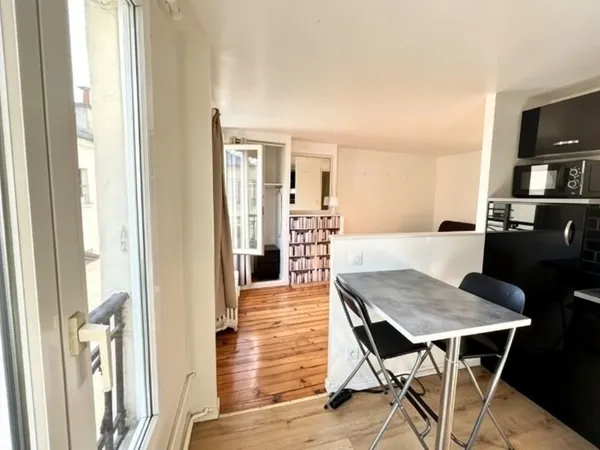 Studio paris 9e proche rue des martyrs
