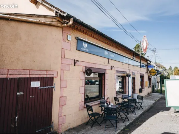 Local commercial et appartement