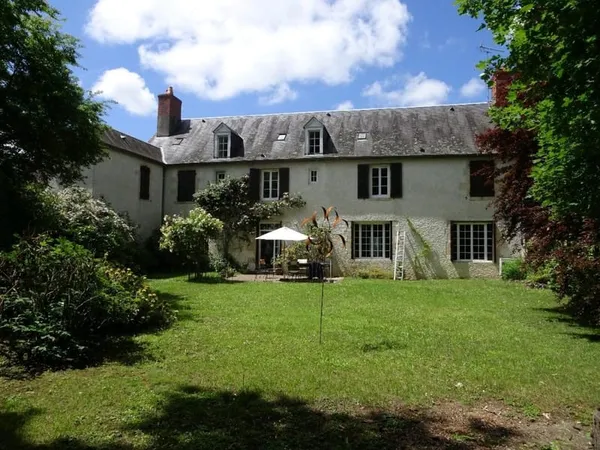 Maison Vente Saint-Pierre-le-Moûtier 11p 396m² 279000€