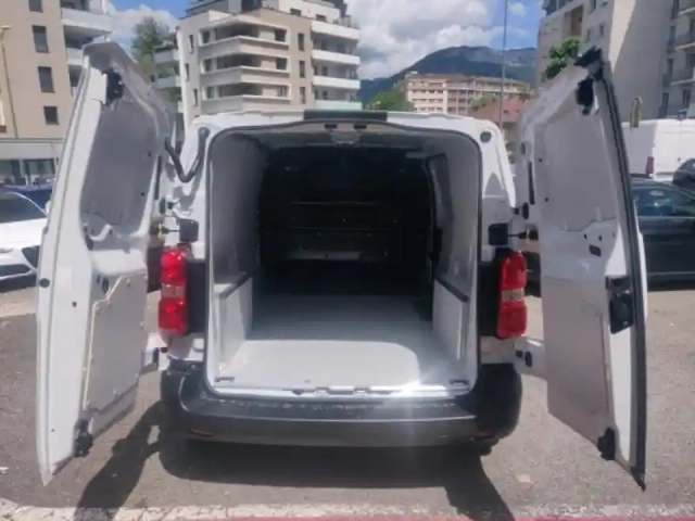Fiat Scudo fg m 2.2 diesel 150ch pack premium connect — photo 6