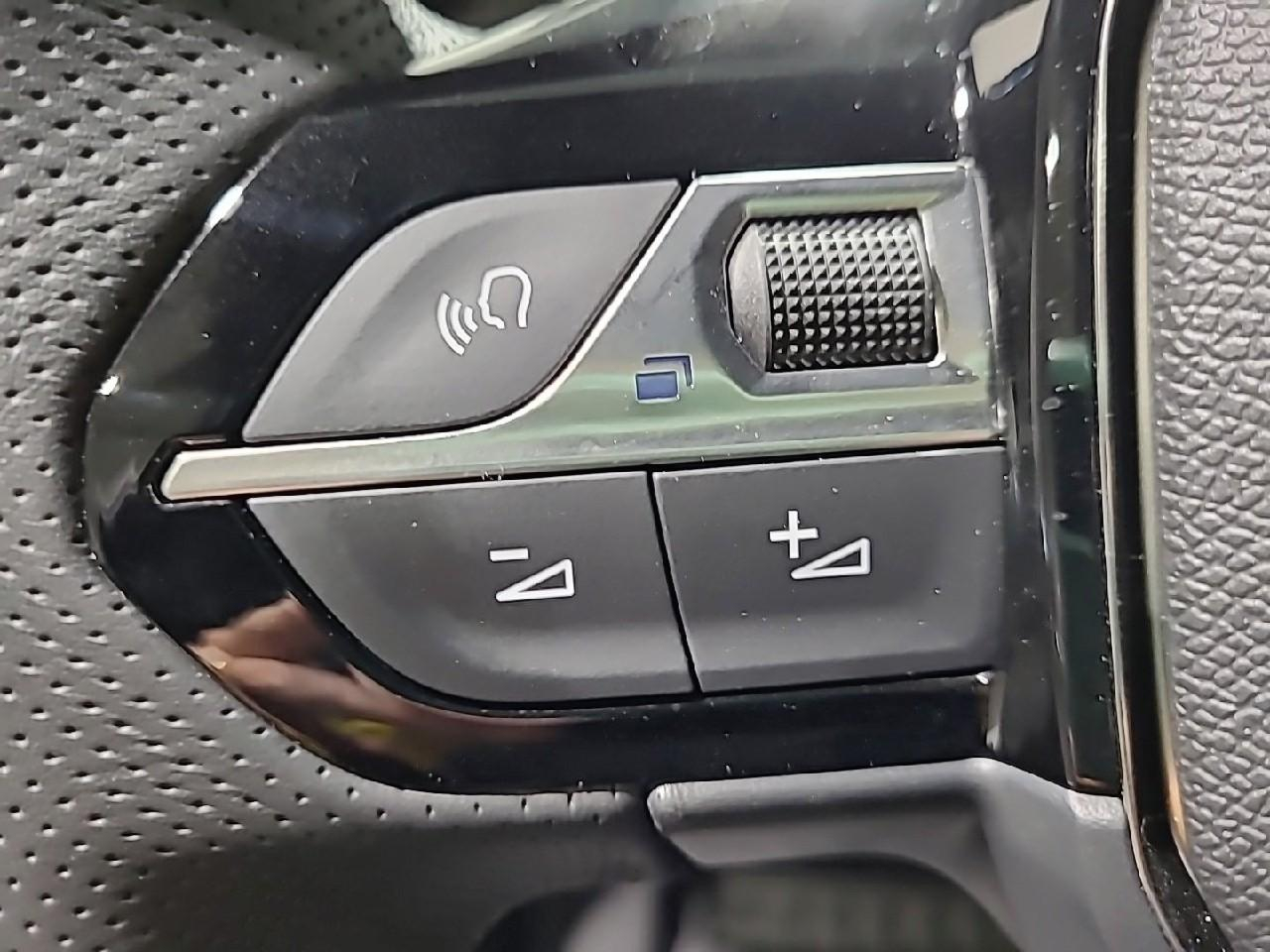 Peugeot 2008 electrique 156 ch 54 kwh gt — photo 23