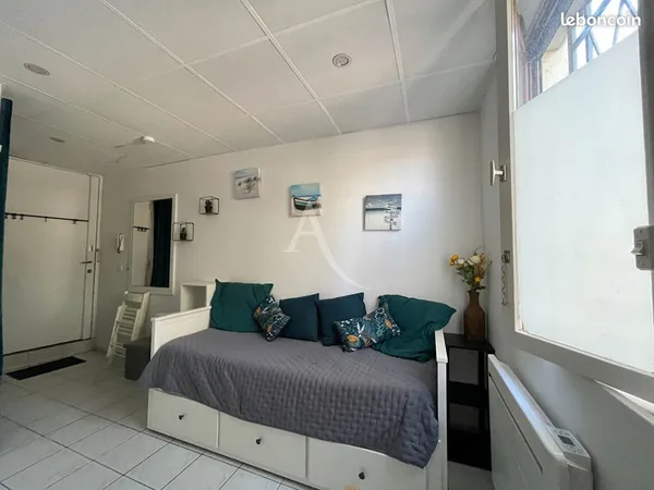 Studio 1 pièce 14 m²