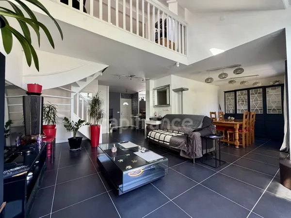 A vendre maison de 105 m² à Cergy  3 chambres avec jardin au calme
