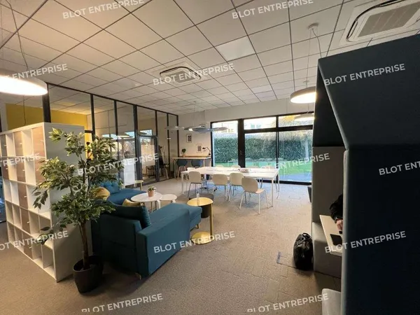 A vendre à louer bureaux 317m² à Cesson-Sévigné