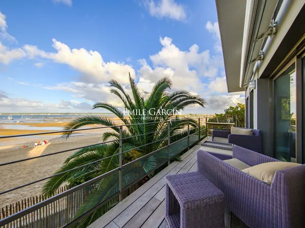A vendre - Maison 1ère ligne - CAP FERRET Centre - Jardin et piscine
