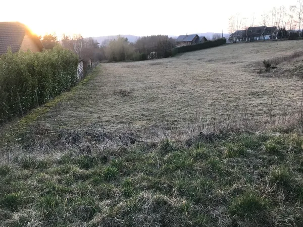 Terrain constructible de 1540 m2 dans massif des Monédières