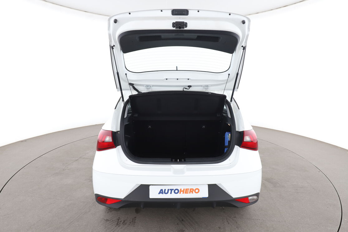 Hyundai i20 1.2 Initia — photo 15