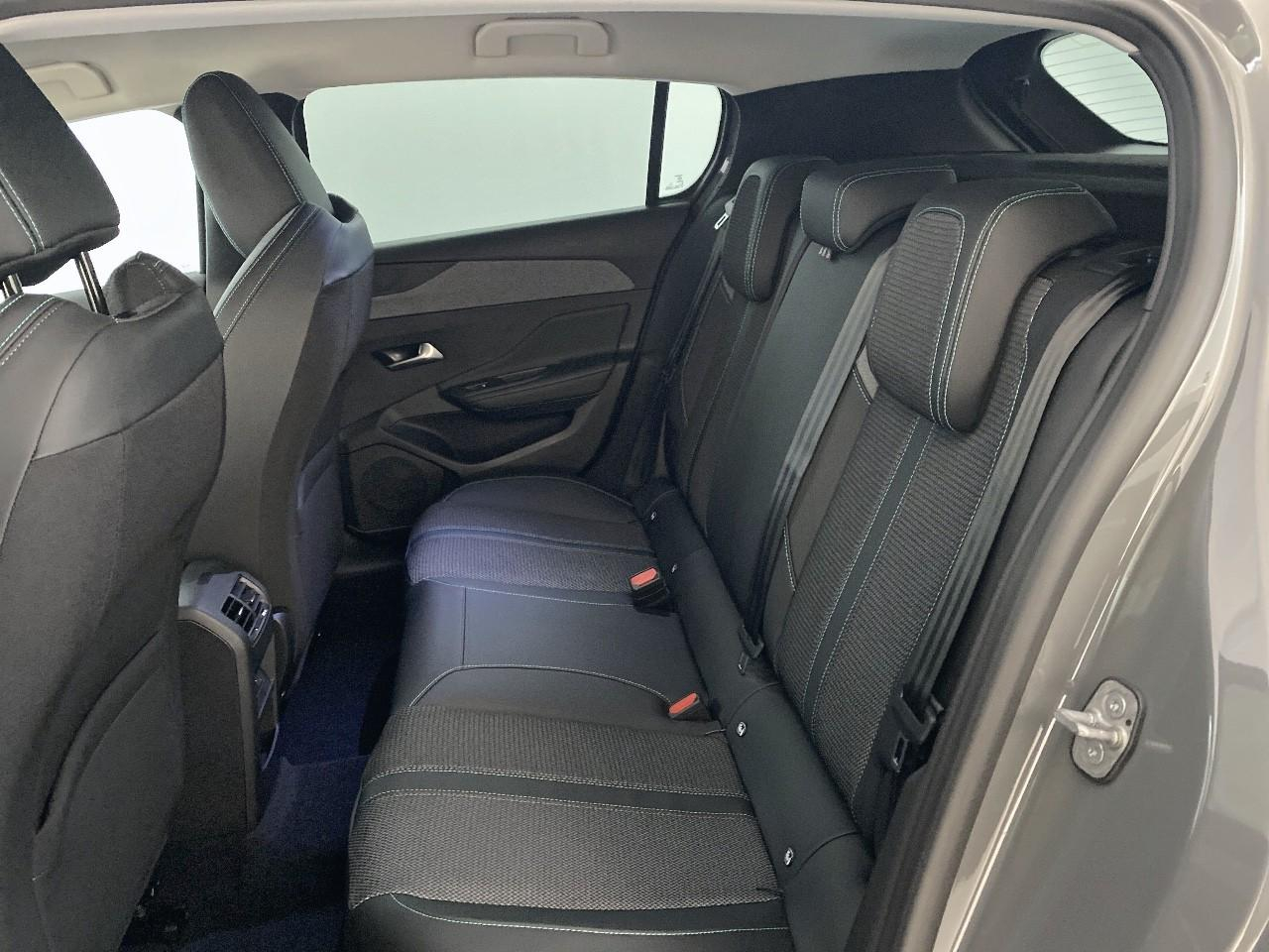 Peugeot 308 hybrid 145 e-dcs6 allure — photo 10