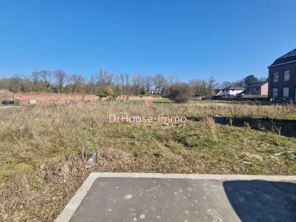 Terrain constructible de 710 m2 entièrement viabilisé sur Wahagnies
