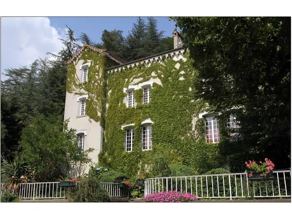 Villa de luxe au coeur de Vals-les-Bains 07600