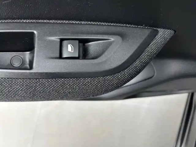 Peugeot 2008 electrique 136 ch — photo 19