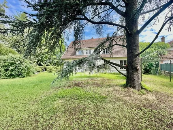 Maison 9 pièces 260 m²