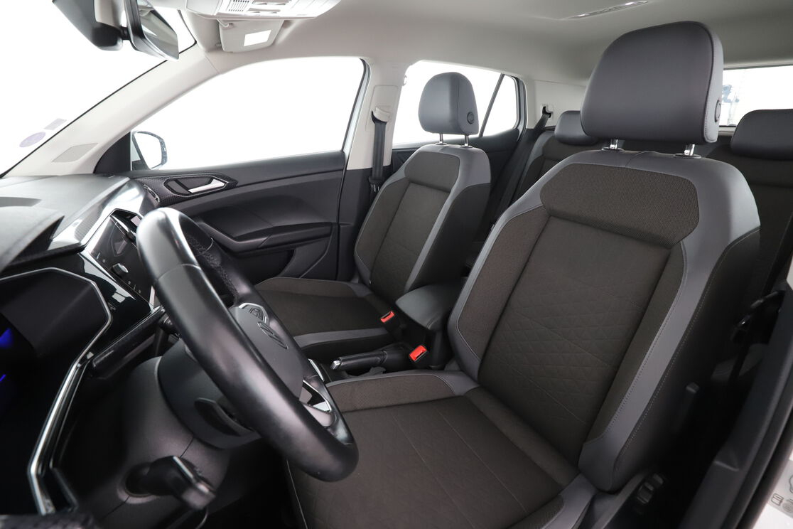 Volkswagen T-Cross 1.0 TSI R-Line DSG — photo 9