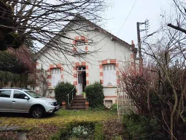 AMBOISE - 3 PIECES - 2 CHAMBRES - JARDIN - GARAGE