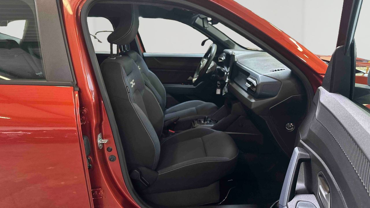 Dacia Duster Hybrid 140 — photo 32