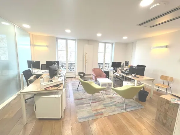 Bureaux 692 m²