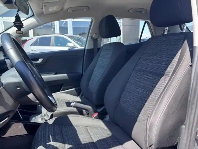Kia Stonic 1.0 t-gdi 100ch active — photo 12