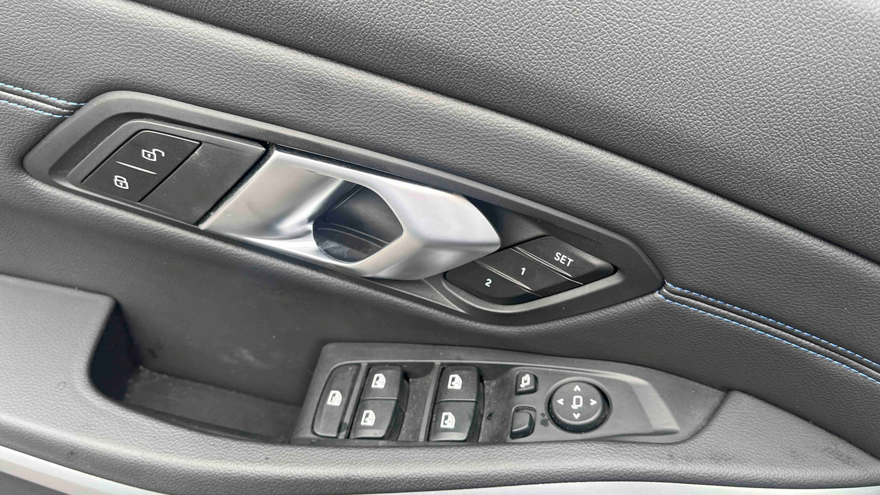 BMW Touring 320d xDrive 190 ch BVA8 — photo 18