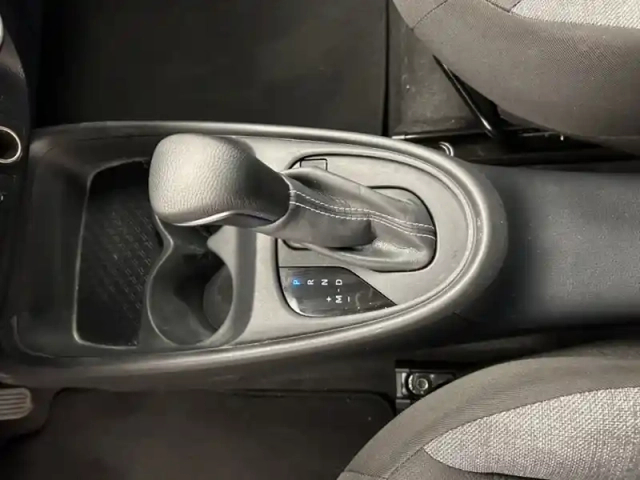 Toyota Aygo 1.0 s-cvt 72 dynamic — photo 13