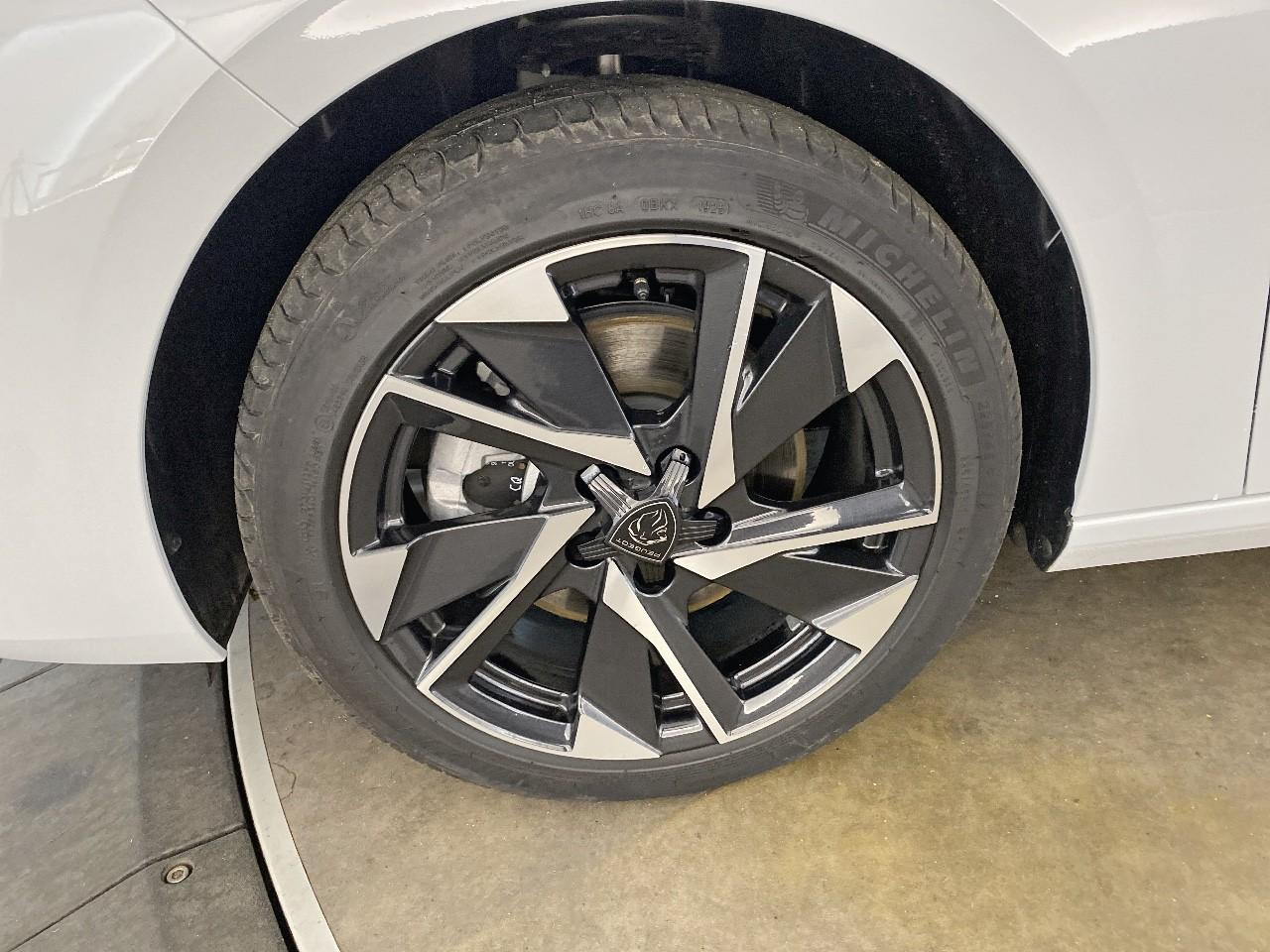 Peugeot 308 sw hybrid 145 e-dcs6 allure — photo 11