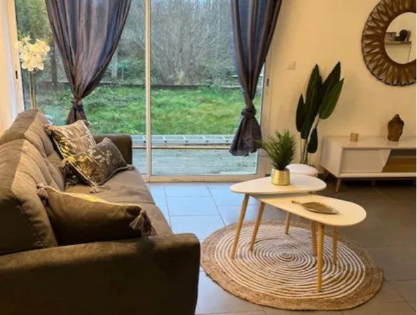Logement F2 charges comprises