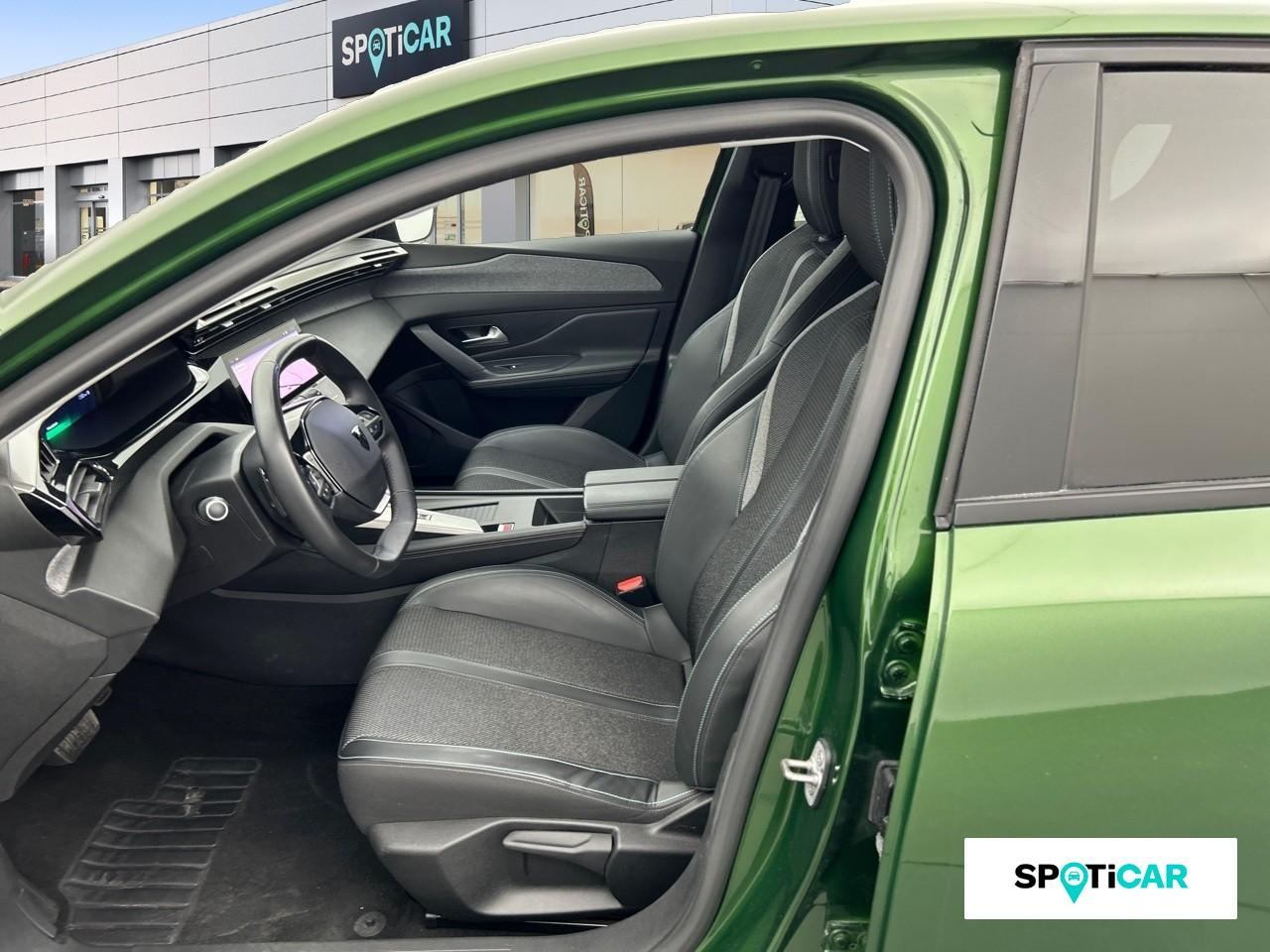 Peugeot 308 phev 180 e-eat8 allure pack — photo 11