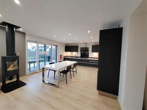 BELLE MAISON JUMELEE