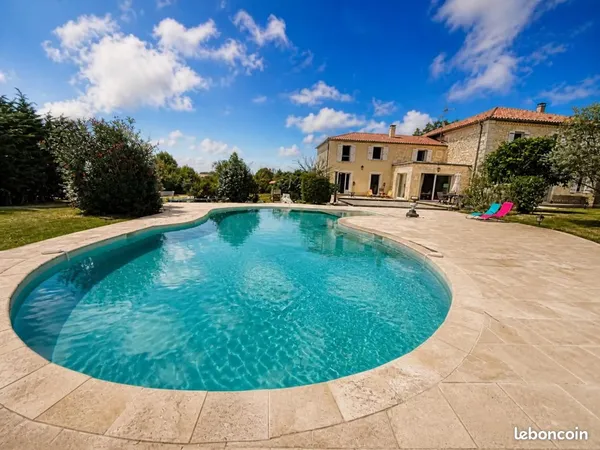 Maison 6 pièces 356 m²