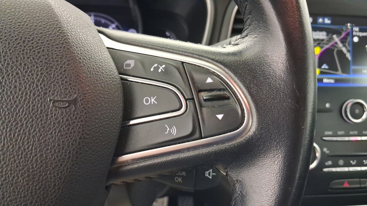 Renault Mégane IV Berline Blue dCi 115 — photo 19