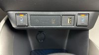 Toyota Yaris 116h Iconic 5p MY22 — photo 21