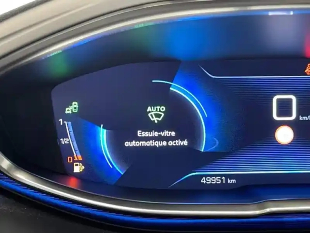 Peugeot 3008 1.2 puretech 130ch allure s&amp;s — photo 15
