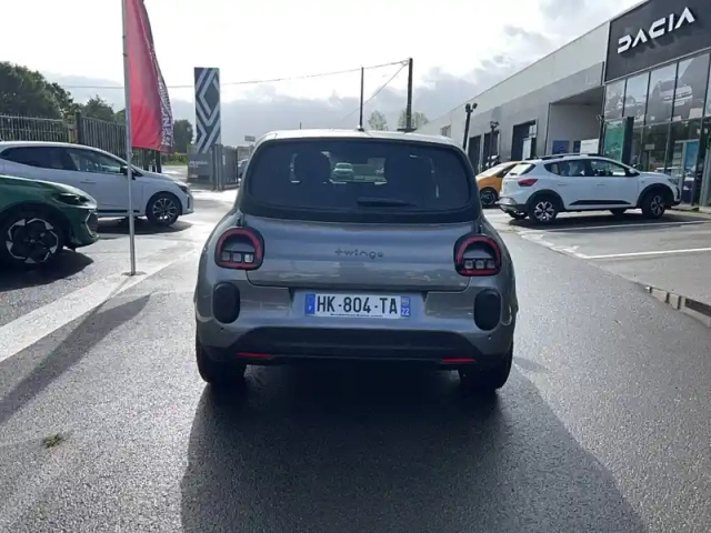 Renault Twingo e-tech electrique 80 ch autonomie urbaine — photo 5