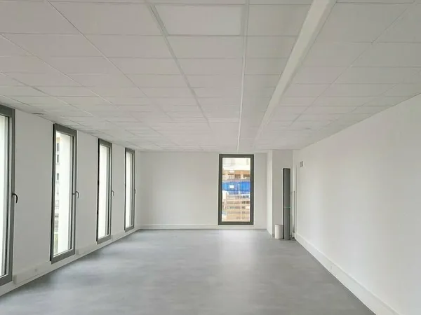 Bureau 100 m²