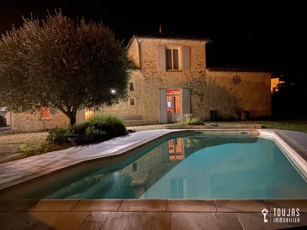 Maison 5 pièces 218 m²