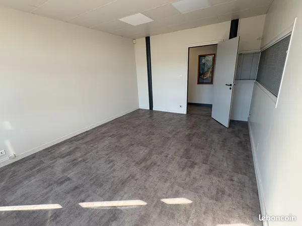 Bureau a louer la rochelle