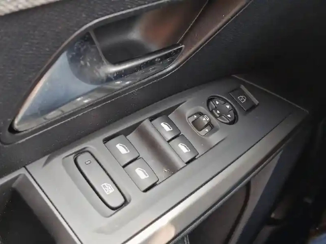 Peugeot 5008 hybrid 136 e-dcs6 — photo 19