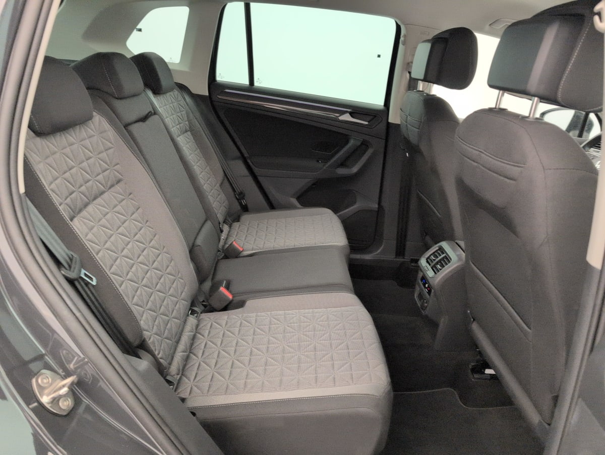 Volkswagen Tiguan — photo 10