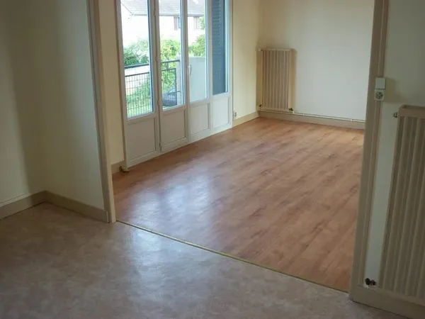 F4 avec balcon situé à Troyes