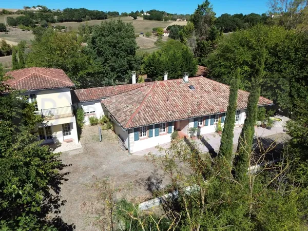 MAISON LE CASTERA - 8 pièce(s) - 272 m2