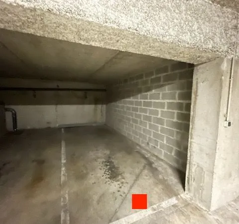 Plce de parking couverte et sécurisée