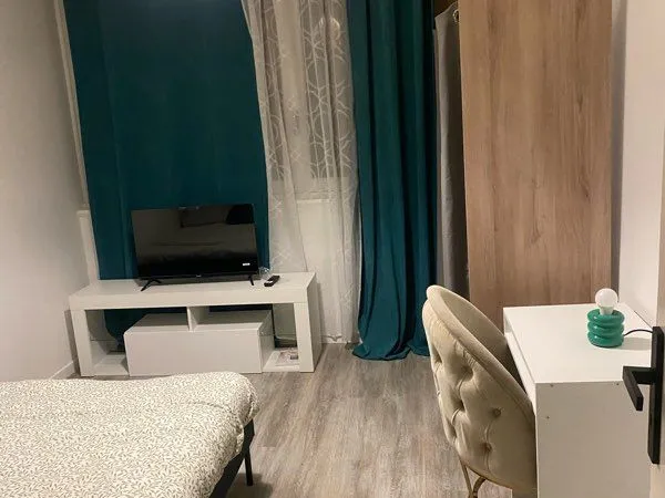 Chambre collocation meuble équipe