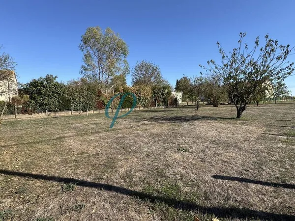 Terrain 600 m²