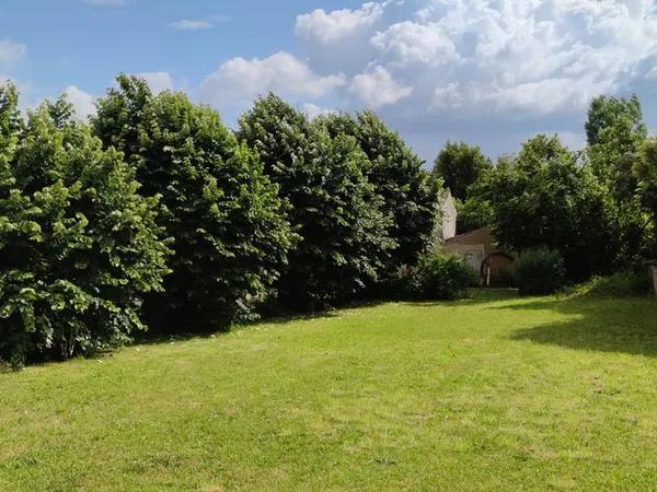 Terrain à bâtir de 400 m² viabilisé à Aiffres