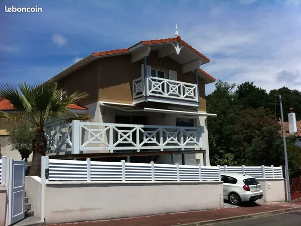 Villa avec Piscine à louer à l'année