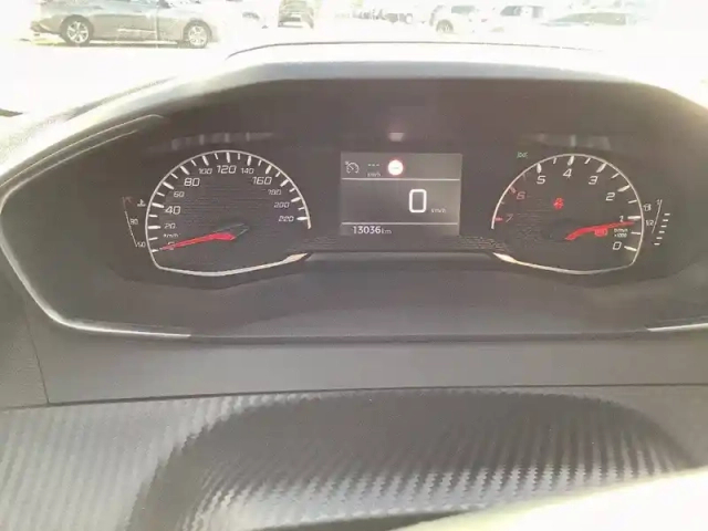 Peugeot 208 puretech 75 s&amp;s bvm5 — photo 32